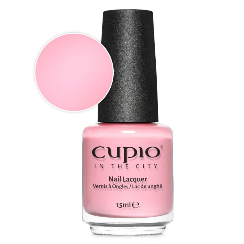 Flasche mit Cupio In The City Nagellack in zartem Pink, 15ml