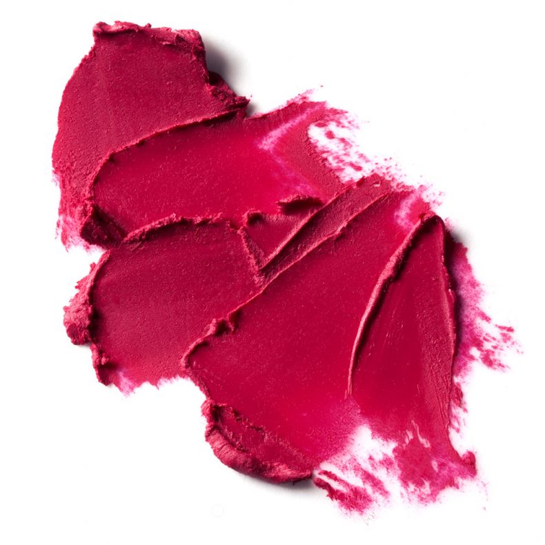 Cremefarbene Lippenfarbe in lebhaftem Pink, die für einen strahlenden Look sorgt.