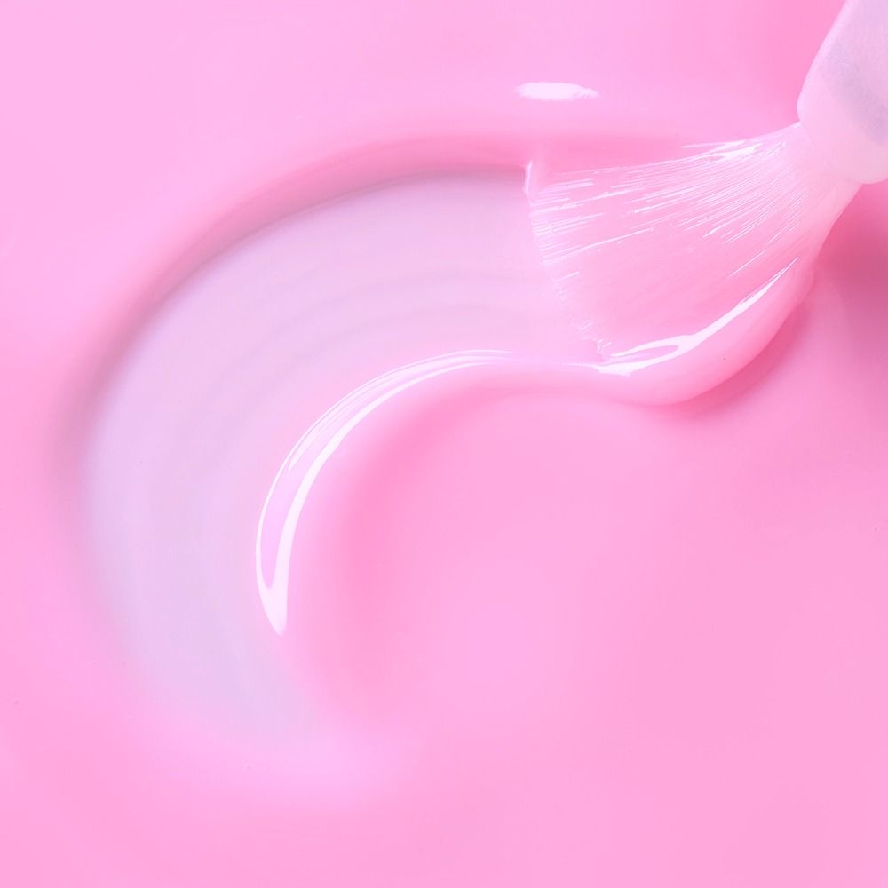 Nahaufnahme von Cupio RevoGel Flüssig – Strawberry Milk 15ml, flüssiges Polygel in milchigem Rosa, mit Pinsel für präzise und haltbare Nagelmodellage