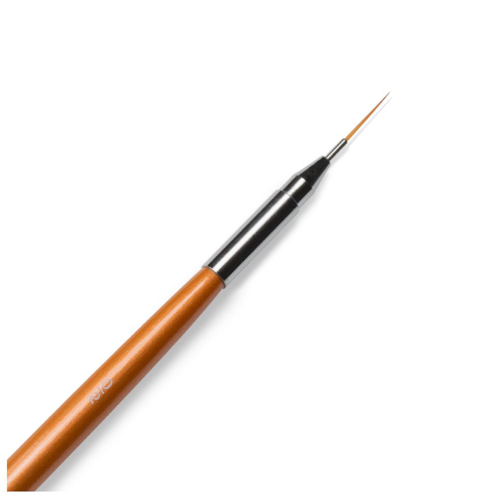 pensula_cupio_nail_art_brush2 Detailaufnahme eines feinen Pinsels mit orangefarbenem Griff