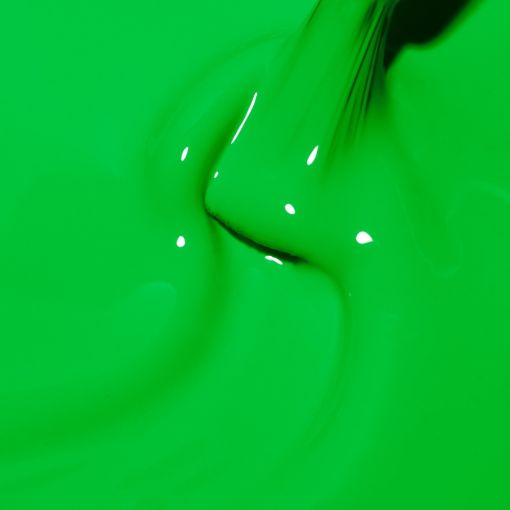 Nahaufnahme von leuchtend grüner Farbe, die fließt und glänzt.