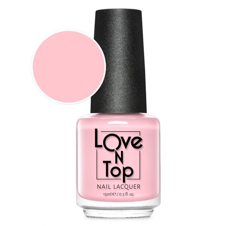 Nagellackflasche von Love N Top in einem sanften Rosaton mit passender Farbkugel