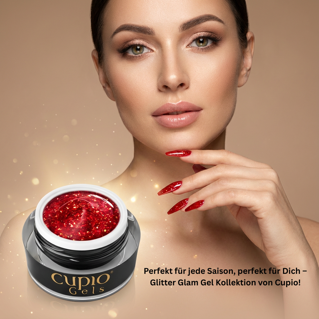 Frau mit roten glitzernden Nägeln und Cupio Glitter Glam Gel
