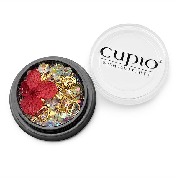 Nagelkunst-Set von Cupio mit roten Blumen und glänzenden Verzierungen