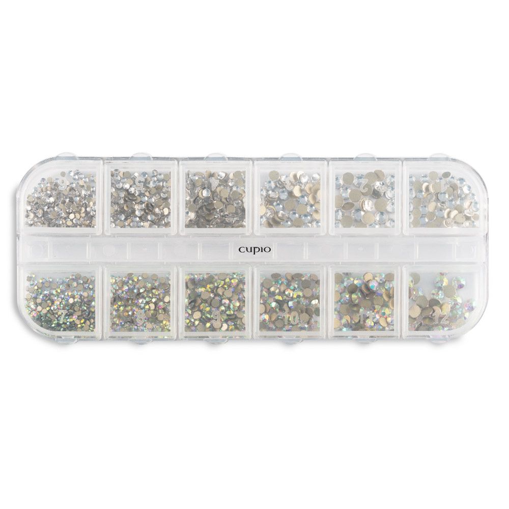 Set aus Glitzersteinen in verschiedenen Größen und Farben, verpackt in einer transparenten Box von Cupio