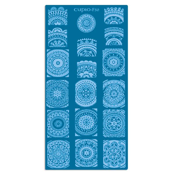 Cupio-F30 Nailart Schablone mit verschiedenen Mandala-Designs auf blauem Hintergrund