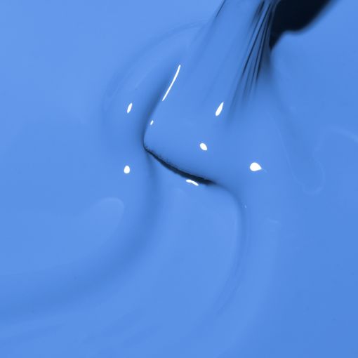d0120_b Nahaufnahme von blauer Ölfarbe, die auf einer Palette gemischt wird.