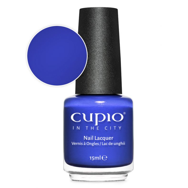 Cupio Nagellack in tiefem Blau mit 15 ml Inhalt