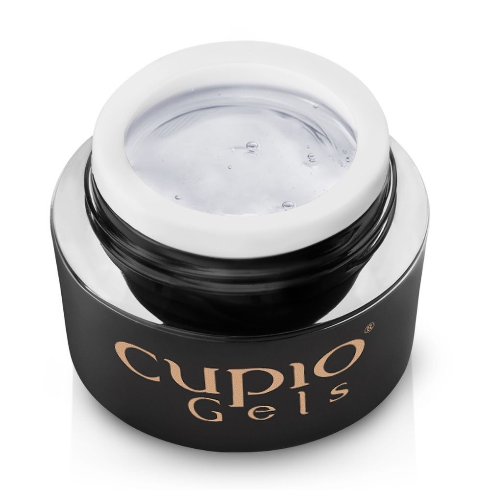 Nahaufnahme eines geöffneten schwarzen Cupio-Gels-Tiegels mit transparentem UV-Gel für Nageldesign