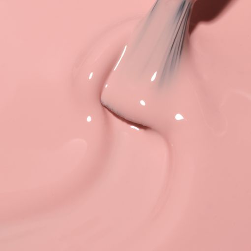 c9204_b Pinsel taucht in sanfte rosa Farbe auf einer Palette ein