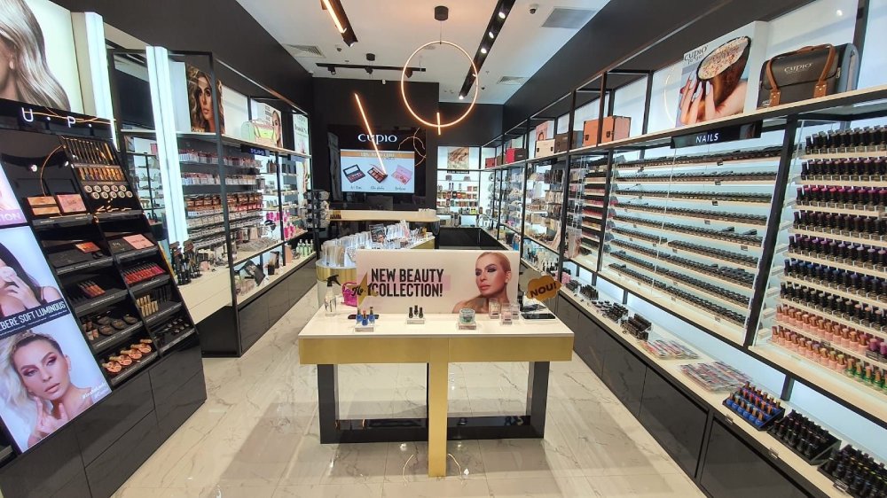 Cupio Store mit Regalen und Beratungstisch