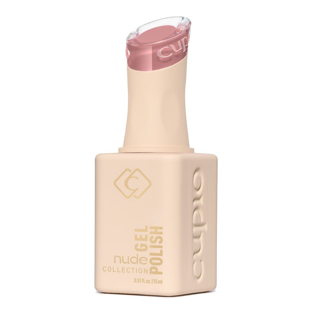 Produktbild einer Flasche Cuccio Nude Collection Gel Polish in hellem Nude-Ton mit roségoldenem Verschluss, 15 ml