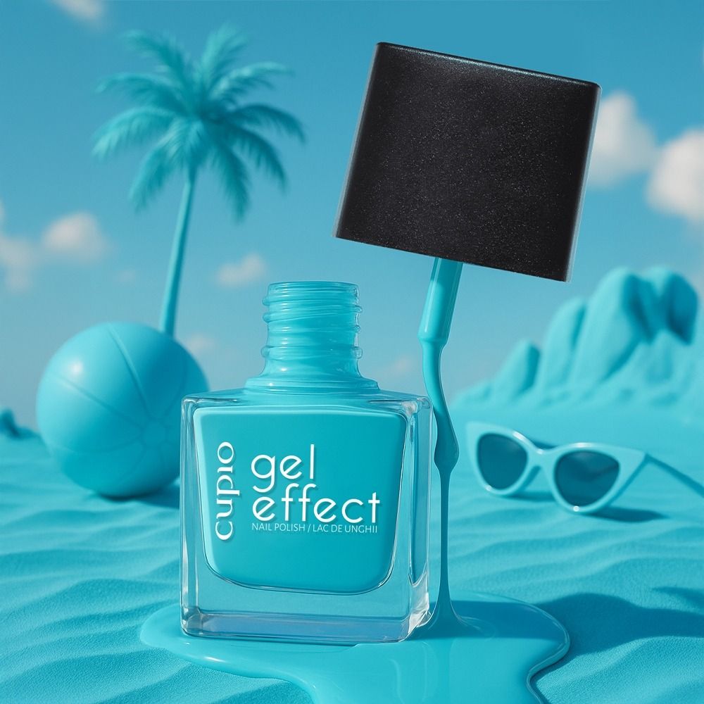 Türkise Nagellackflasche von Cupio Gel Effect mit schwarzem Deckel auf sommerlichem Hintergrund