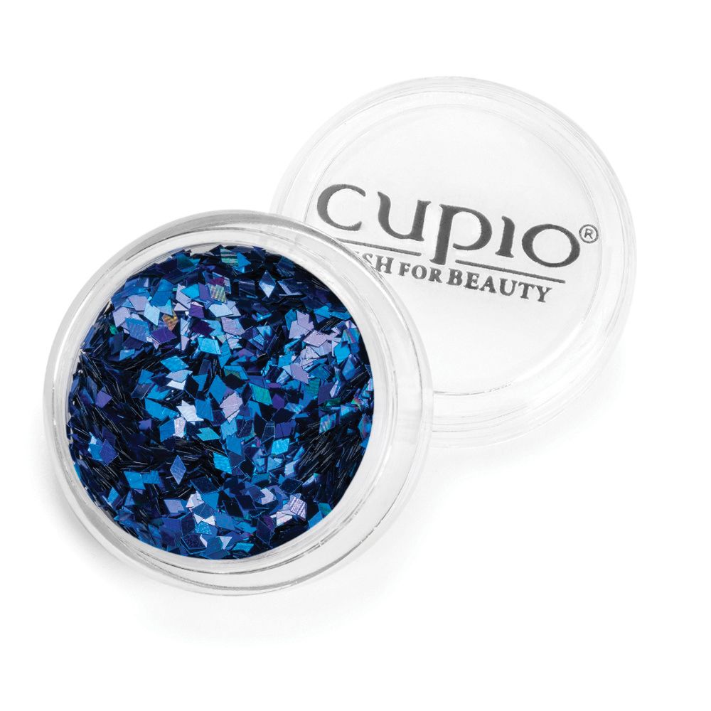 Blaue Glitterflocken in einer transparenten Dose von Cupio für Nailart