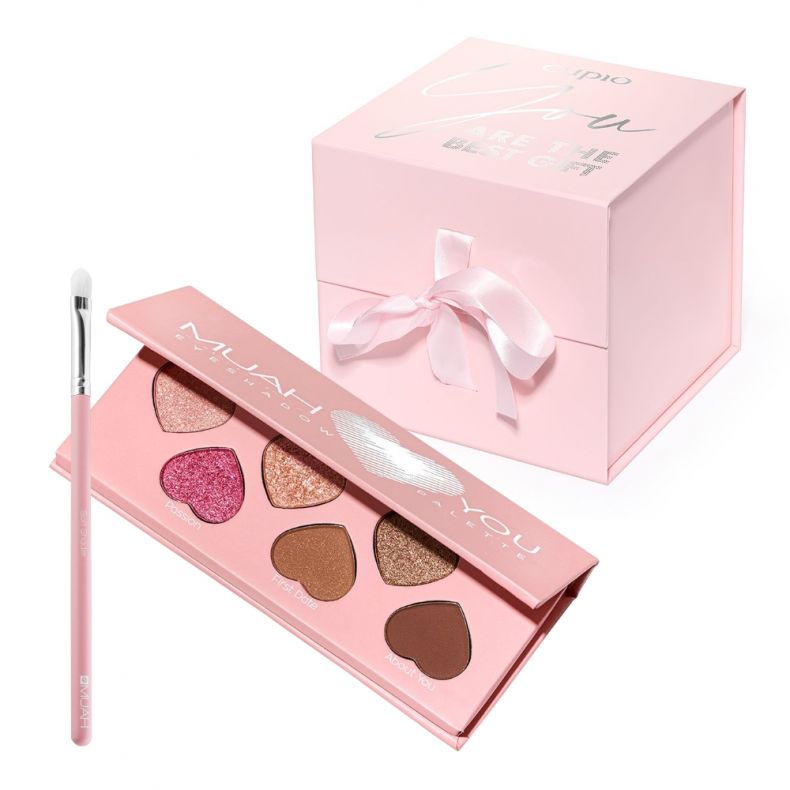 Augen-Make-up Palette mit herzförmigen Lidschatten und Pinsel in rosa Verpackung