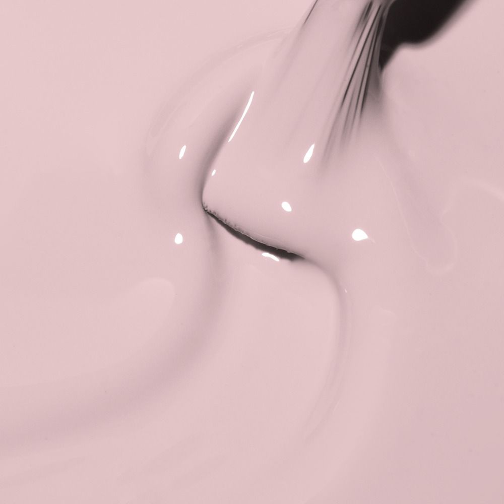 Nahaufnahme von Cupio Gellack Nude Collection Aether Skin 15ml, ein intensiv pigmentierter rosé-nuder Gellack mit cremiger, glänzender Textur.