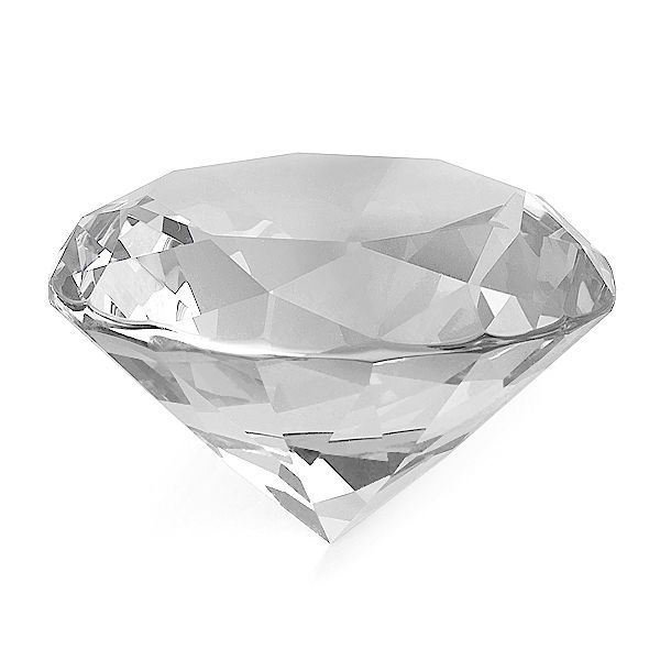 Diamant mit klarer, funkelnder Oberfläche in traditioneller Form