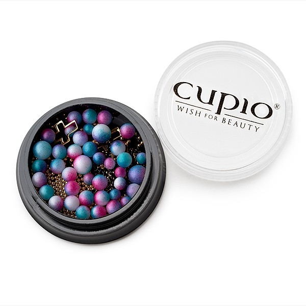 Öffnetes Behältnis mit bunten Kosmetikperlen von Cupio
