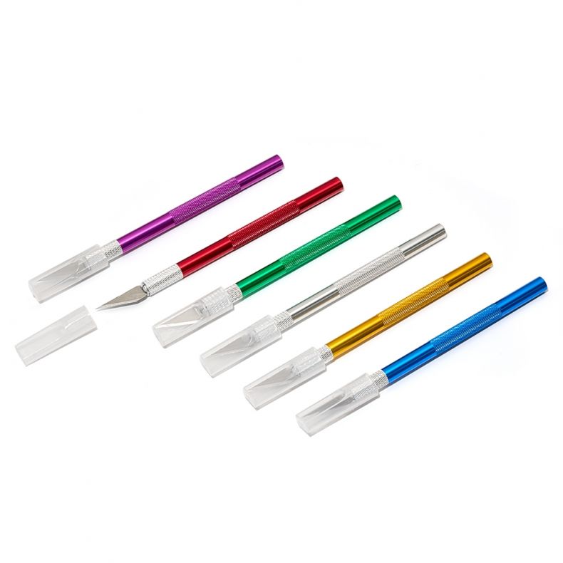 instrument_precizie_nail_art_b Skalpell-Sets in verschiedenen Farben für kreative Bastelprojekte.