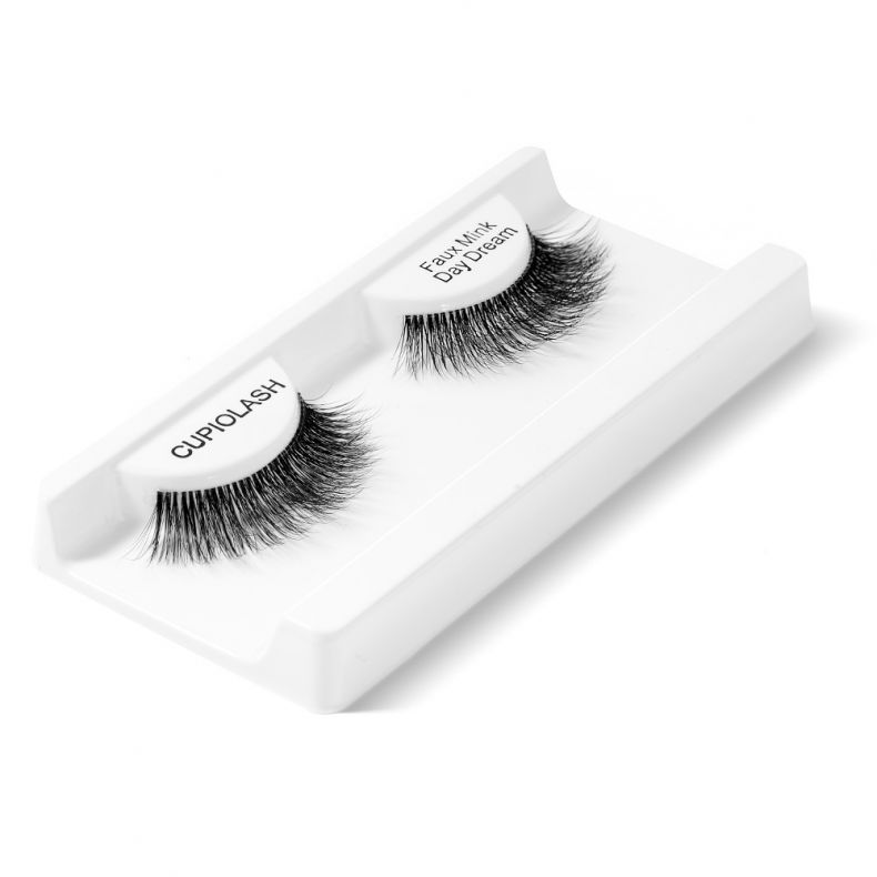 CUPIOLASH Faux Mink Wimpern in einer weißen Verpackung