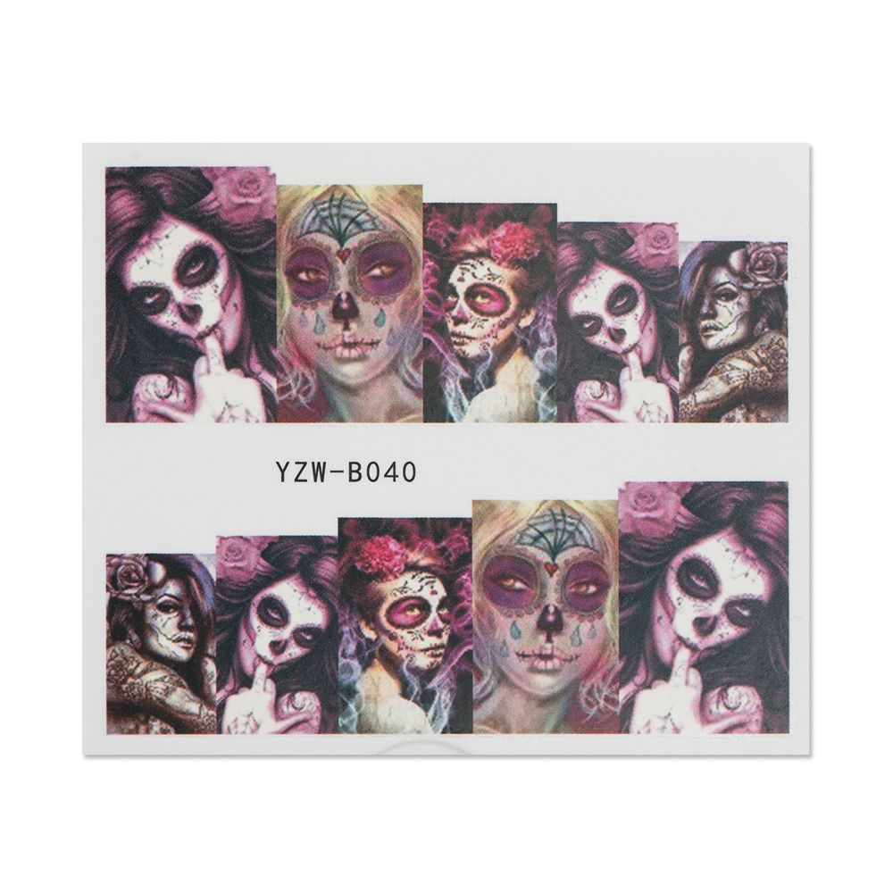 Nagelaufkleber mit bunten Totenkopf-Illustrationen und floralen Elementen