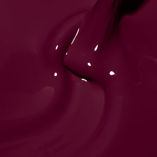 c8947_b Nahaufnahme einer flüssigen, dunkellila Farbe auf glatter Oberfläche