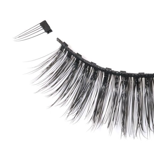 Nahaufnahme magnetische künstliche Wimpern in Schwarz