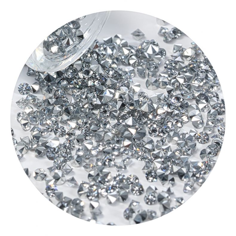 Silberne Kristallsteine in verschiedenen Formen und Größen, ideal für Schmuck und Bastelarbeiten