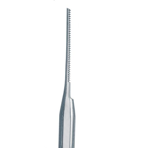 c8126_cupio_pro_thin-3 Detailansicht eines präzisen Messers mit gezahnter Klinge, ideal zum Schneiden von Brot und anderen Lebensmitteln.