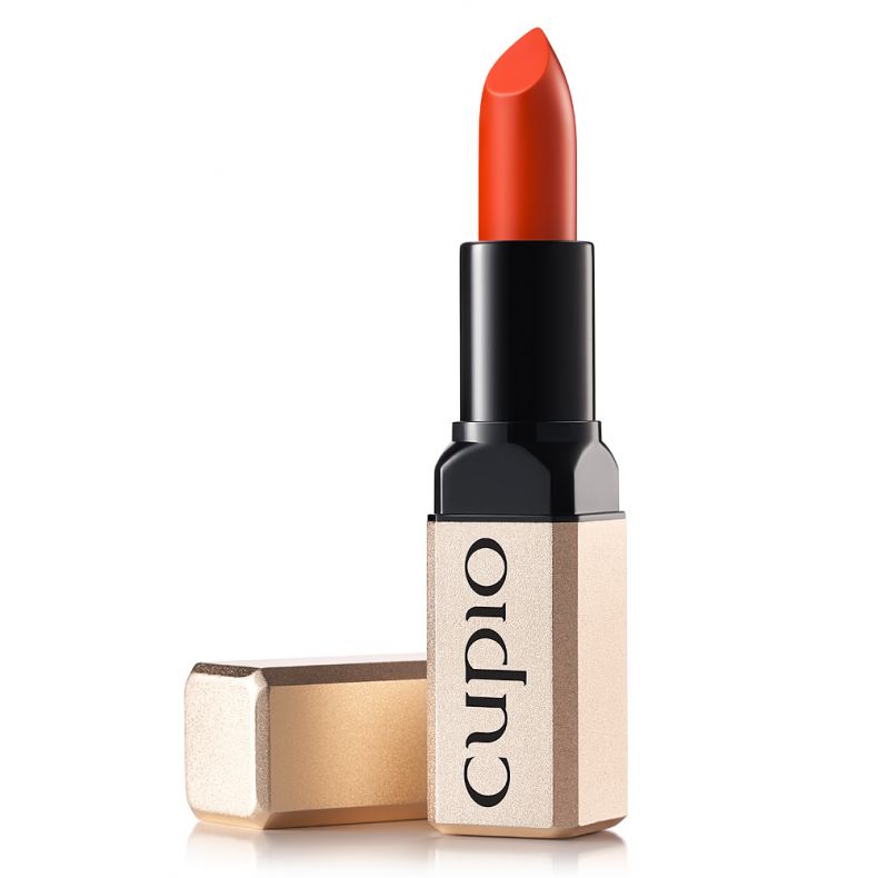 Cupio Lippenstift in leuchtendem Rot mit eleganter Verpackung.