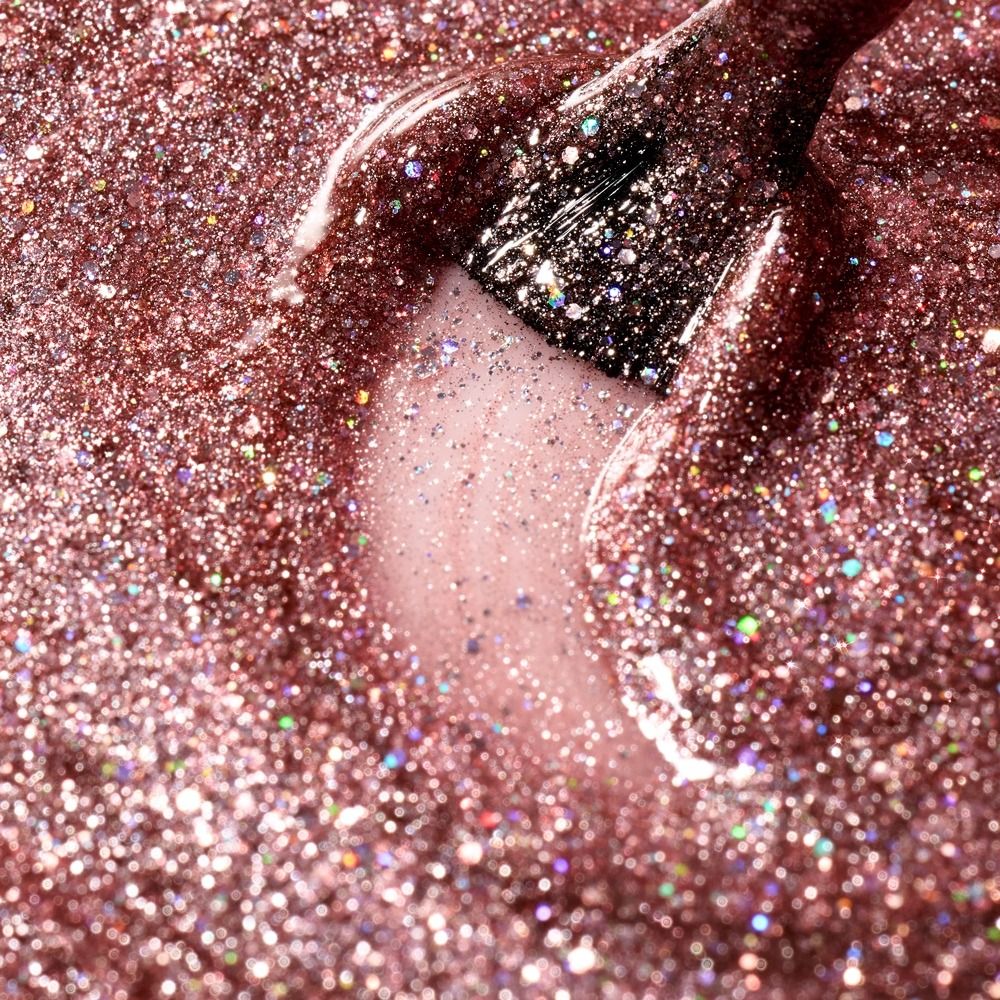 Nahaufnahme von Cupio Gellack Effect X Collection Magnetto Galaxy Mercure 8ml, roséfarbener Gel-Lack mit feinen irisierenden Glitzerpartikeln und glänzendem Multieffekt