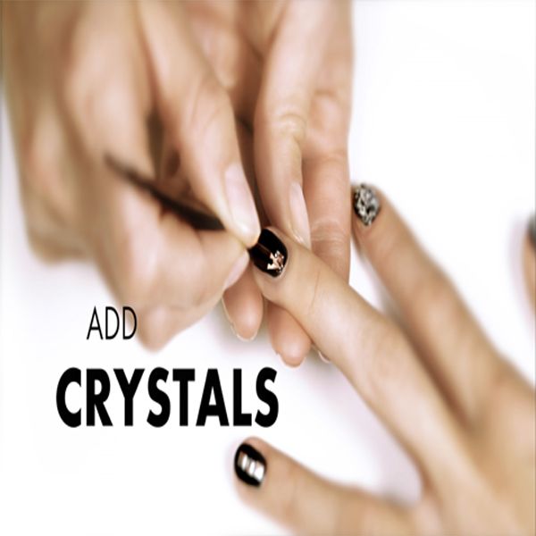 Händedesign: Kreatives Nageldesign mit Kristallen