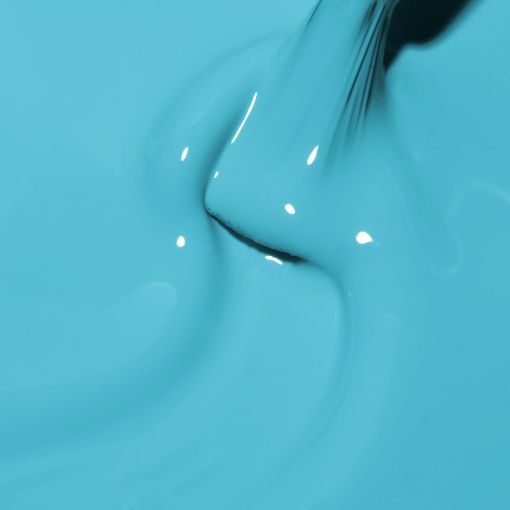 Nahaufnahme einer hellblauen Farbe, die fließt und eine glatte Textur zeigt.