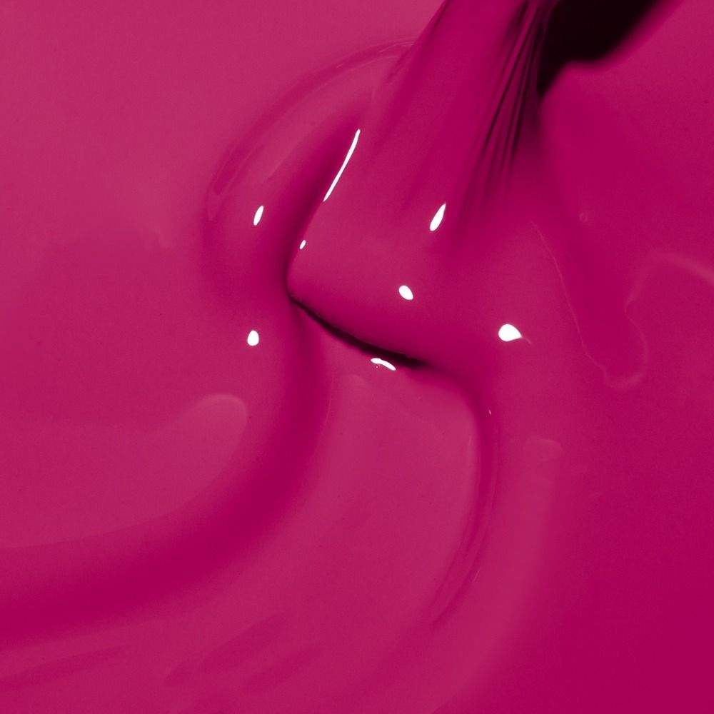 Nahaufnahme von Cupio Gellack Macarons Collection Berry Punch 15ml in kräftigem Beerenpink mit cremiger, hochpigmentierter Textur und glänzendem Finish für deckende, langanhaltende Nägel.