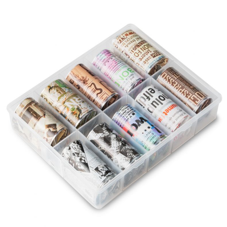 Set mit bunten Geschenkpapierröllchen in einem transparenten Aufbewahrungskasten