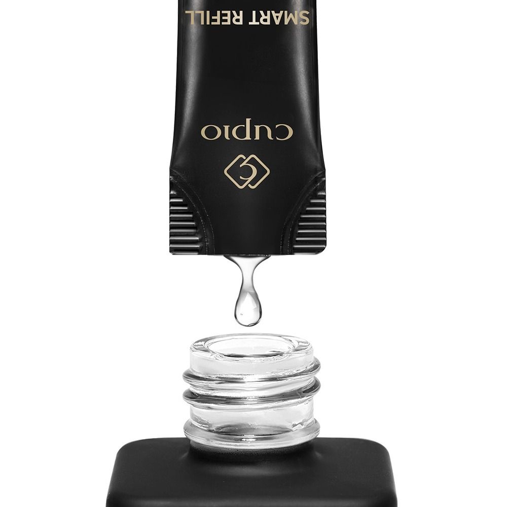 Cupio Smart Refill Gel wird in eine Flasche getropft