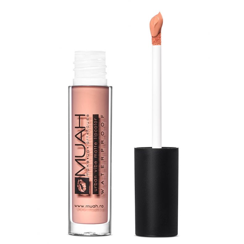 Lippenfarbe in sanftem Nude mit Applikator