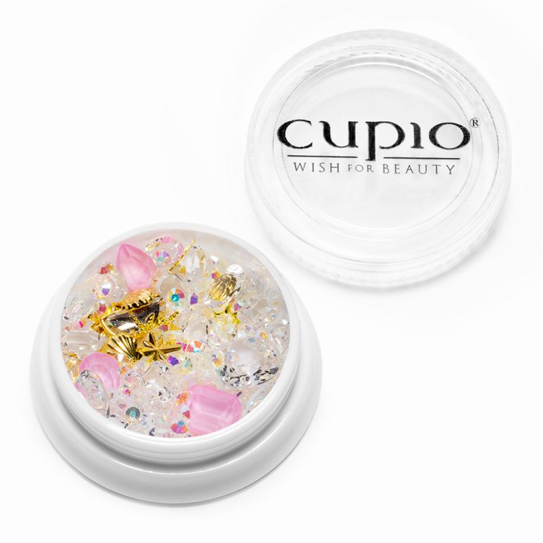 Bunte Nail Art Zubehörteile in einer klaren Dose von Cupio