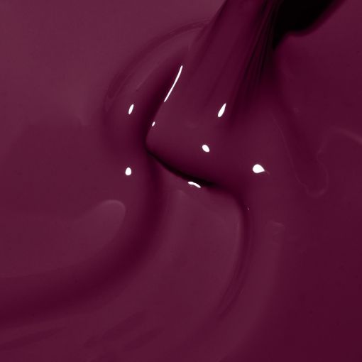 Glänzender flüssiger Nagellack in violett