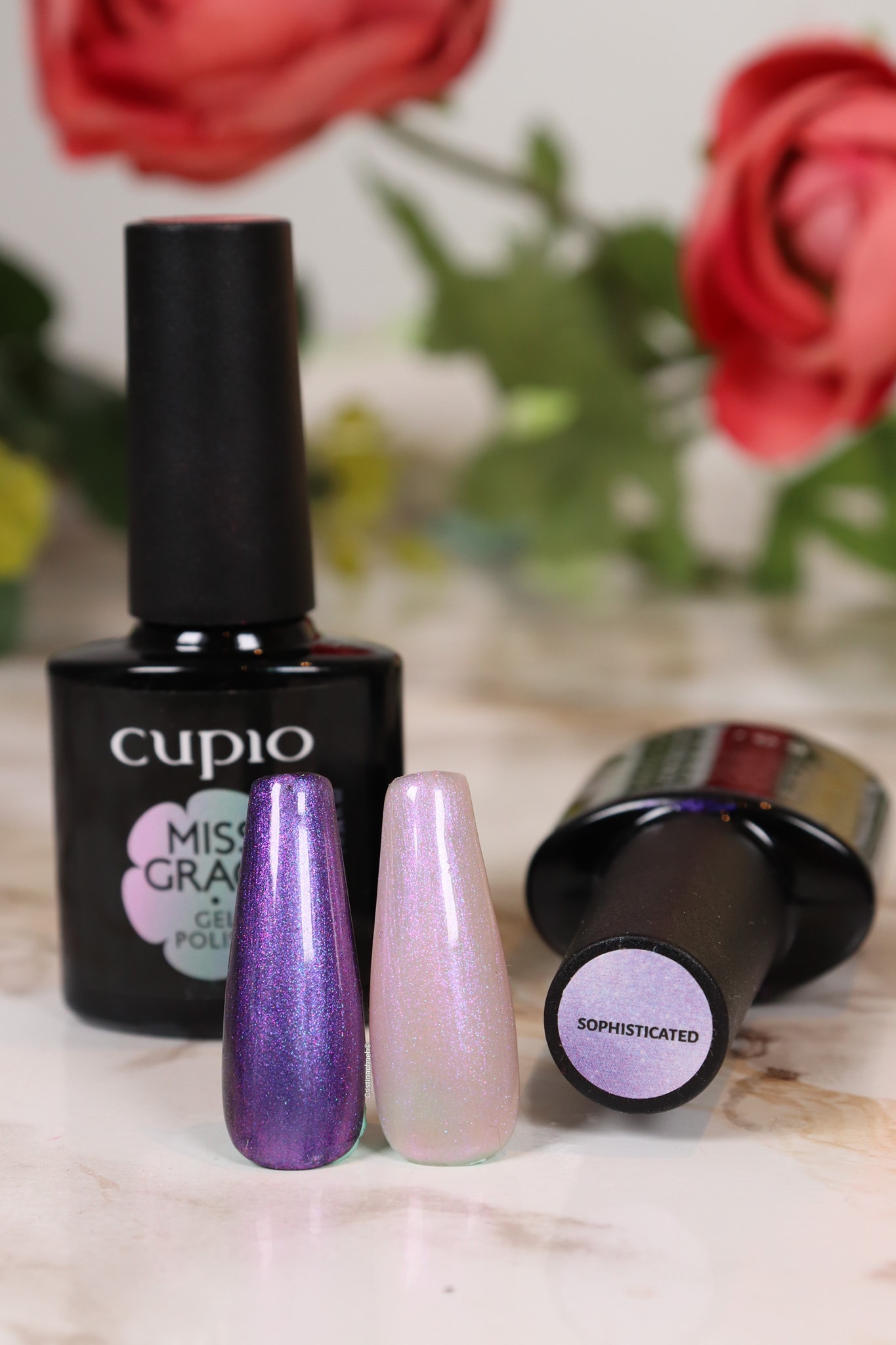 272980608_10221077892599754_8097802972667555163_n Cupio Gelnägel Set mit lila und rosa Nagellack, das Produkt beinhaltet auch eine Flasche Nagellack.